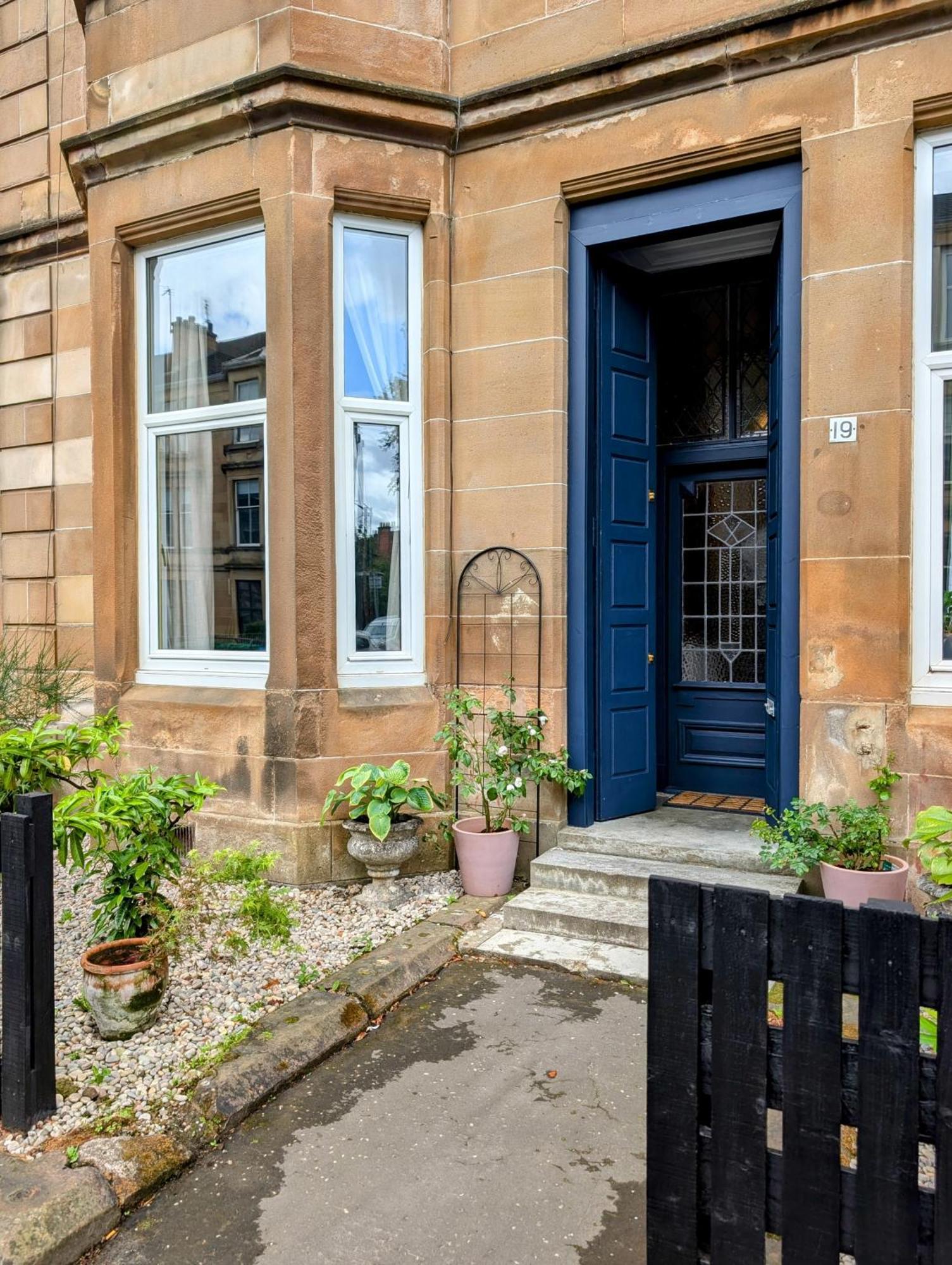 Victorian Apartment In Pollokshields Glasgow Exterior photo