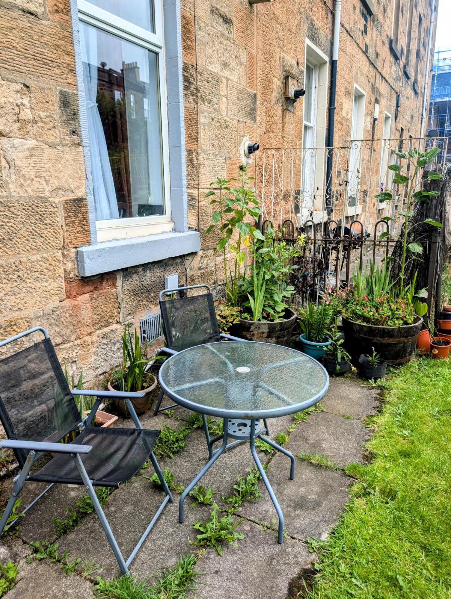 Victorian Apartment In Pollokshields Glasgow Exterior photo