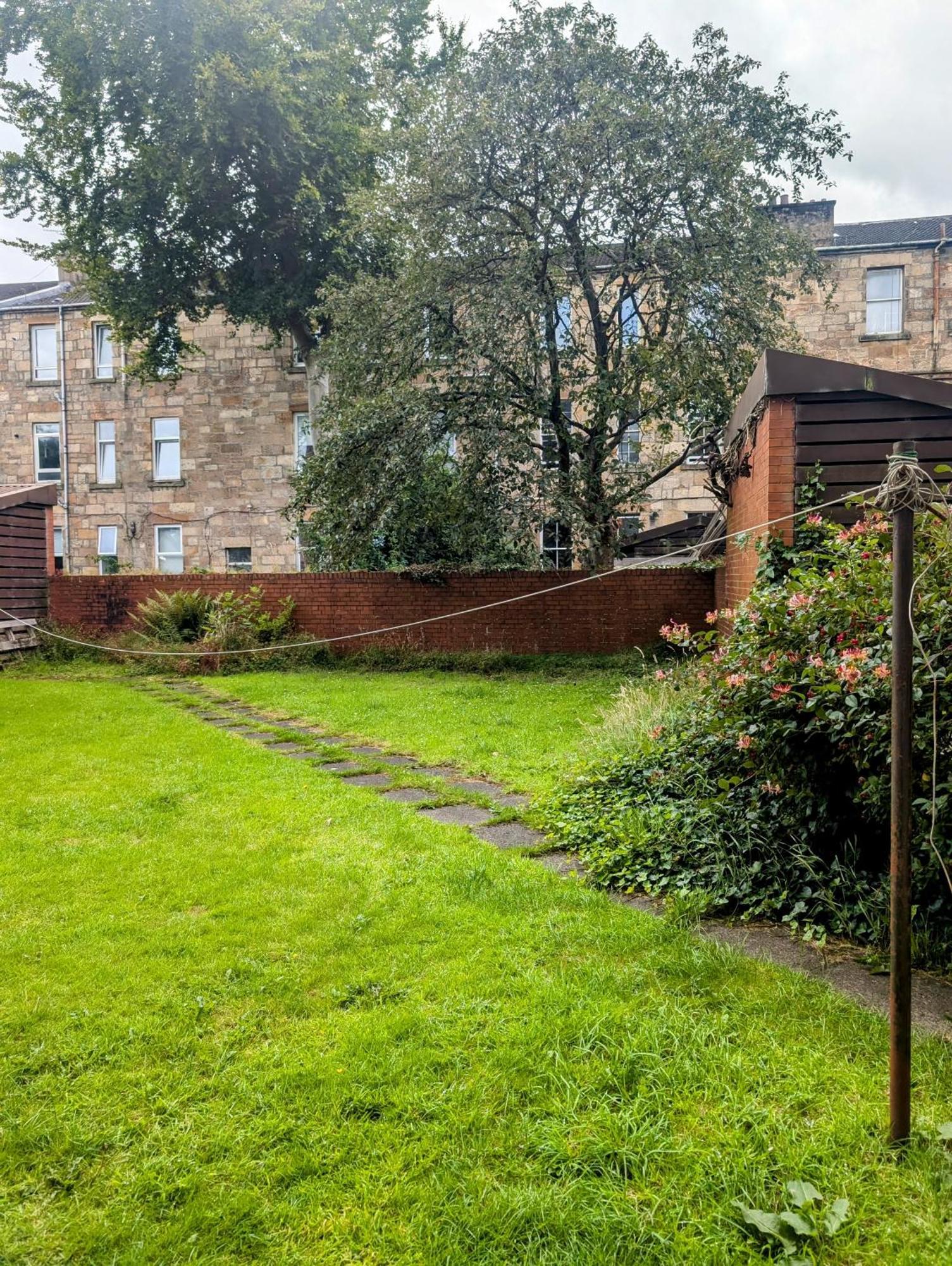 Victorian Apartment In Pollokshields Glasgow Exterior photo